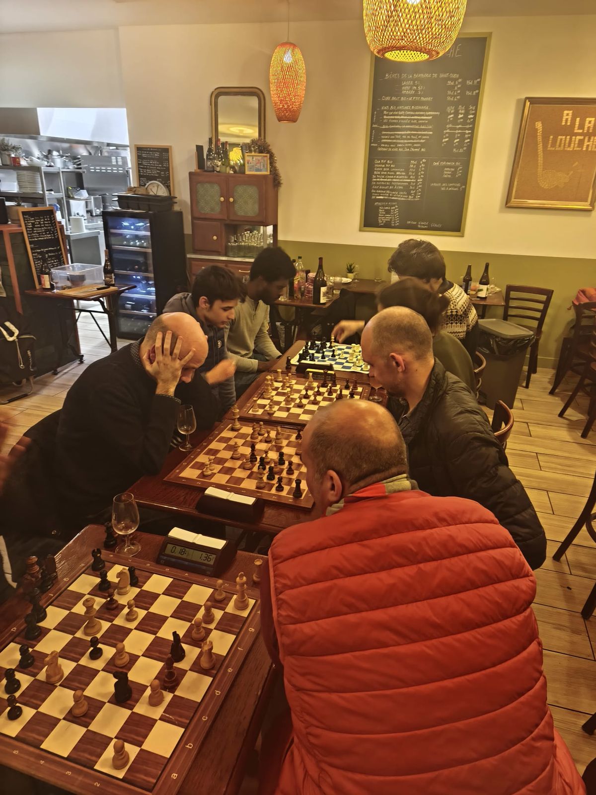 Soirée échecs dans un bar à Saint-Denis